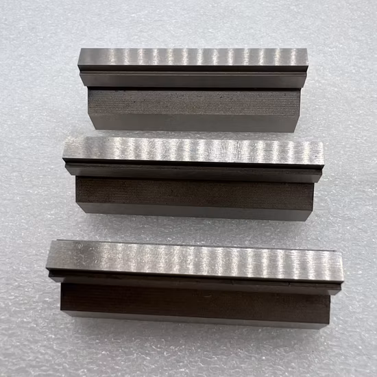 Sinotruk HOWO A7 Hohan Golden Prince China Heavy Truck Hw76 Cabin Parts Q40306f31 Spring Washer Spare Parts